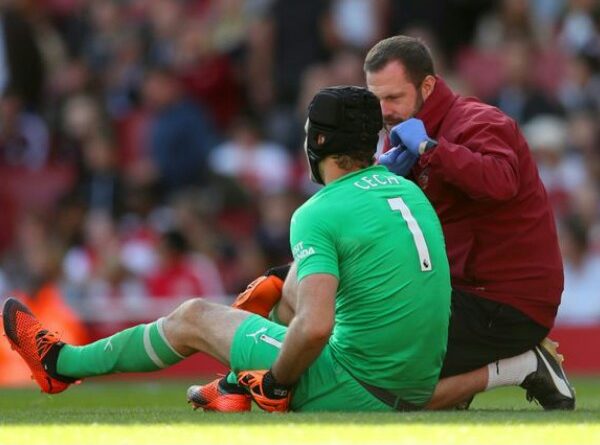 Cedera Hamstring, Petr Cech Absen Tiga Pekan