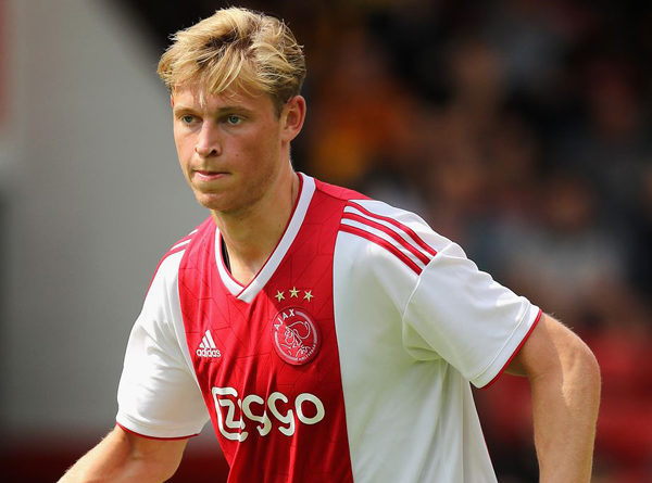 Demi De Jong, Manchester United Minta Bantuan Van Der Sar