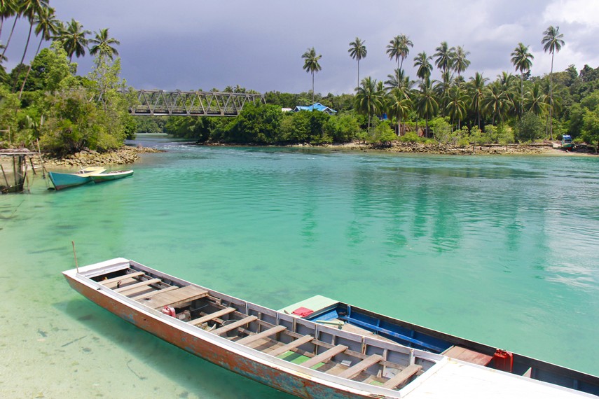 Danau Labuan Cermin Kalimantan Timur