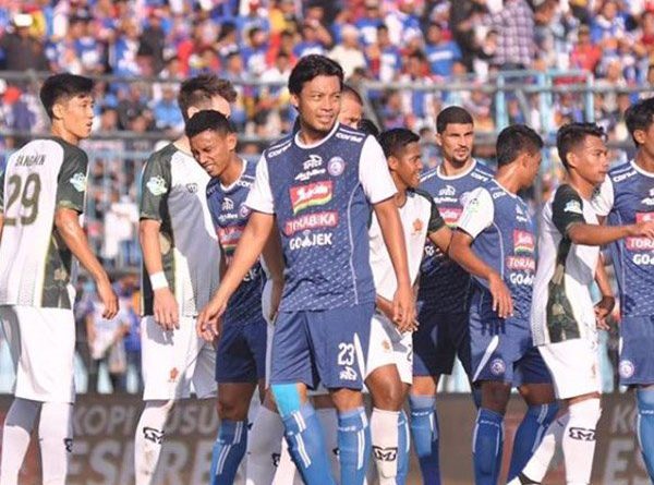 Arema FC Pertahankan Duet Hamka – King Arthur