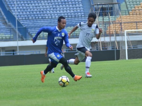 Atep Hormati Keputusan Manajemen Pecat Mario Gomez