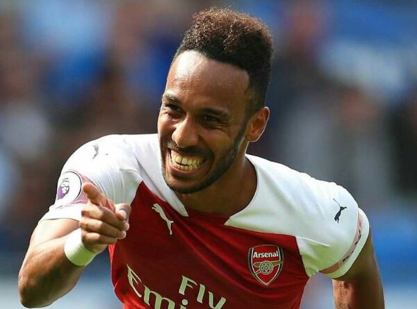 Aubameyang Ingin Bermain sebagai Striker Tengah