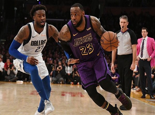 Dominan di Kuarter Empat, Lakers Kalahkan Mavericks