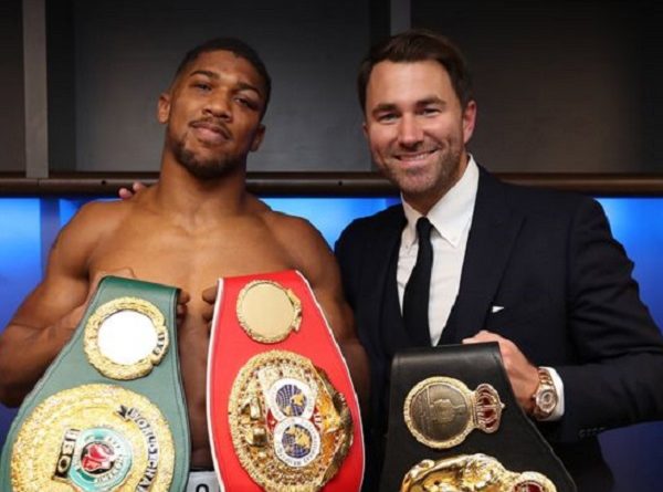 Hearn: Wilder Harus Segera Hadapi Joshua atau Kehilangan Peluang