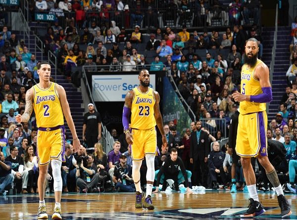 Lakers Curi Kemenangan Dari Markas Hornets