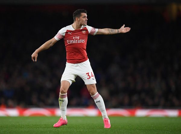 Mainkan Granit Xhaka Sebagai Bek Tengah, Ini Penjelasan Emery