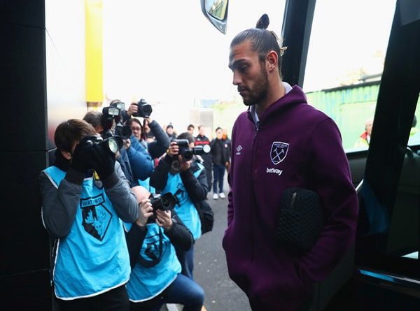 Pellegrini Bersedia Beri Kontrak Baru Pada Andy Carroll