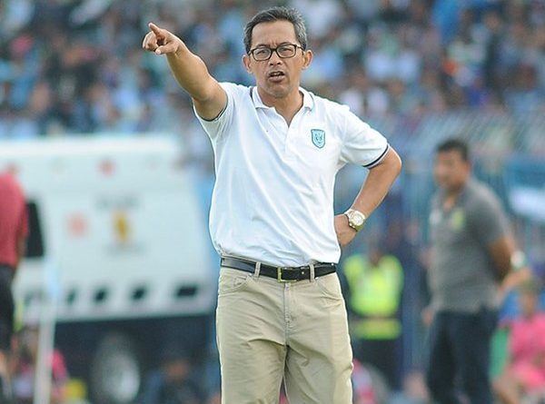Persela Lamongan Ditinggal Aji Santoso