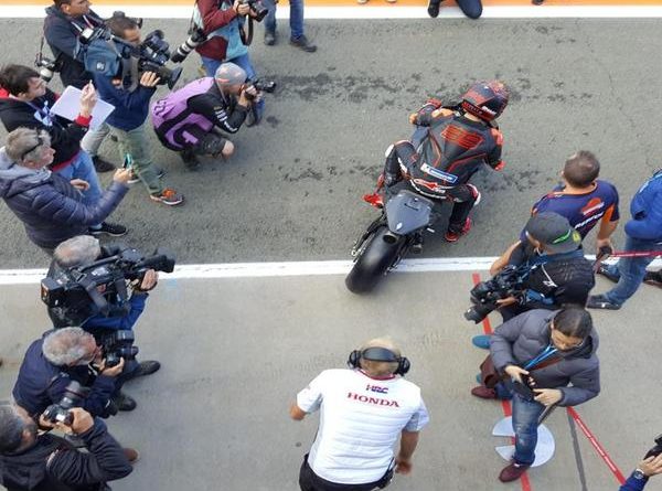 Puig Tak Bisa Pastikan Berapa Lama Adaptasi Lorenzo dengan Honda