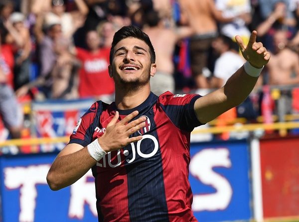 Riccardo Orsolini Bawa Bologna Kalahkan Crotone