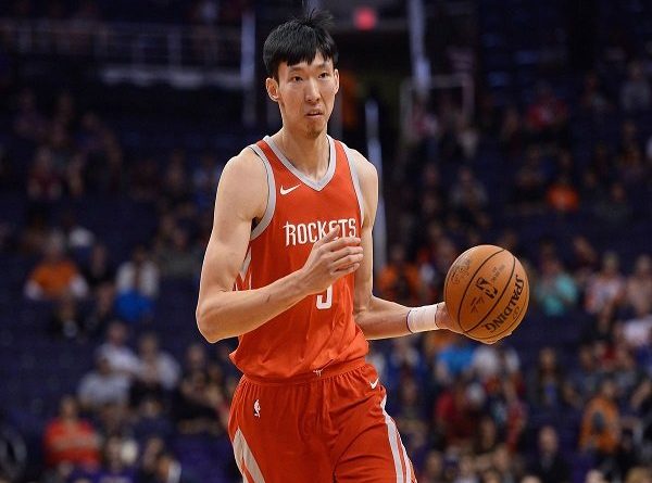 Rockets Sepakat Pisah Jalan Dengan Zhou Qi