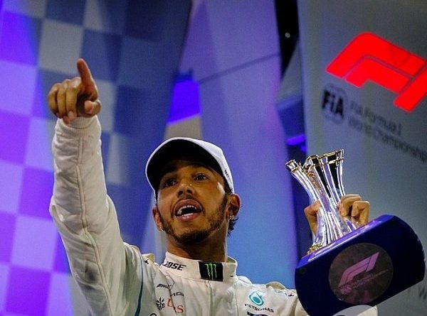 Salah Ngomong, Hamilton Disemprot Pejabat di Kampung Halamannya