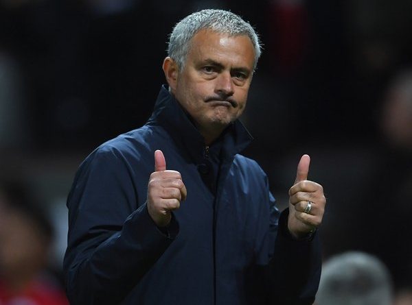 Sama Ketika Melatih Chelsea, Mourinho Dipecat Usai Timnya Kalah dari Pemuncak Klasemen