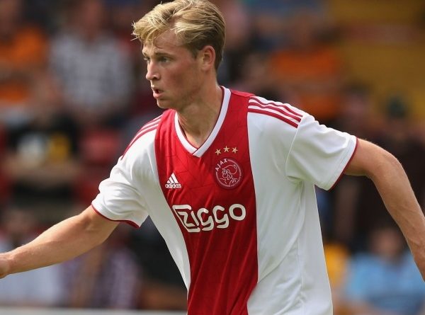 Ten Hag: De Jong Hanya Fokus Pada Ajax Meski Ada Rumor Transfer Ke PSG