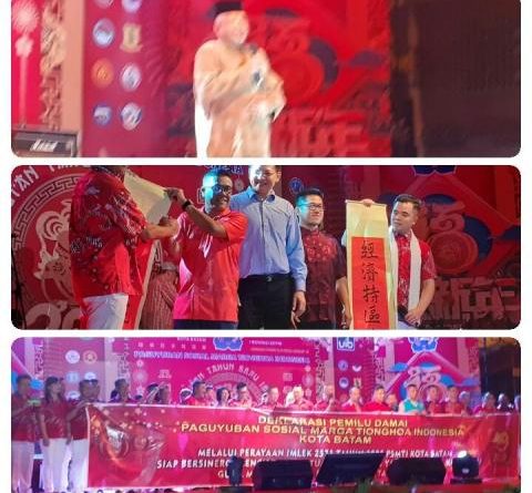 Malam Tahun Baru Imlek 2571 Warga Di Hibur Dengan Barongsai dan Kembang Api