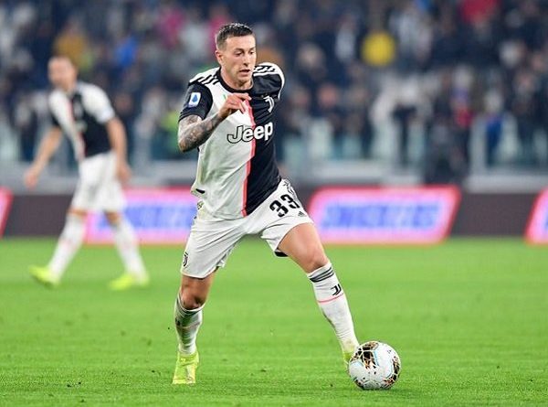 Milan dan Juventus Bahas Pertukaran Bernardeschi-Paqueta?