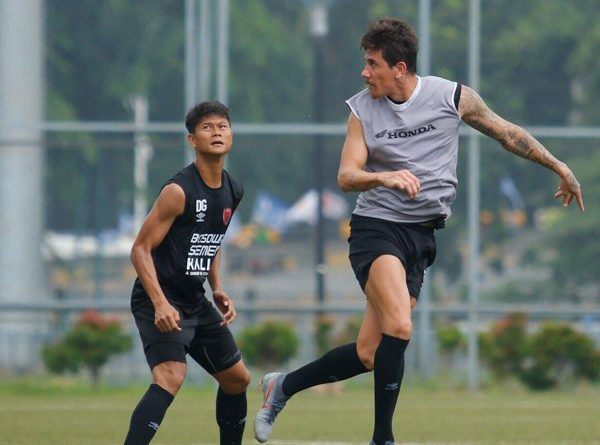 Pelatih PSM Sebut Giancarlo Seperti Orang Gila di Lapangan