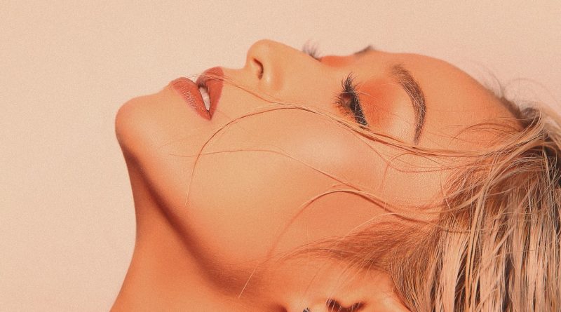 Rinni Wulandari Rilis single terbaru, Ajak Tetap Semangat Berjuang Dalam Kehidupan Lewat ‘Born Ready’