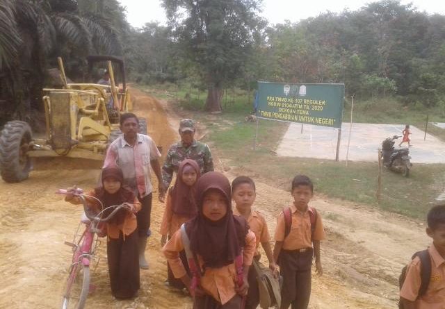 Satgas TMMD Wujudkan Impian Warga Gampong Buket Kuta, Dusun Leupon