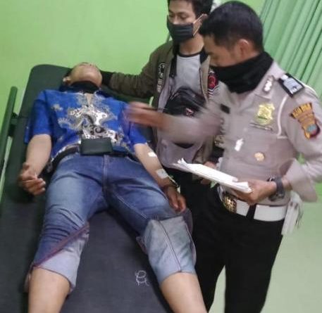 Belok Kanan Tiba-Tiba, Braaakkk Dua Sepeda Motor Tabrakan, 3 Orang Luka