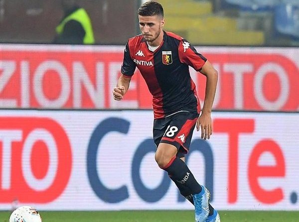 Lazio Ikutan Buru Servis Defender Genoa
