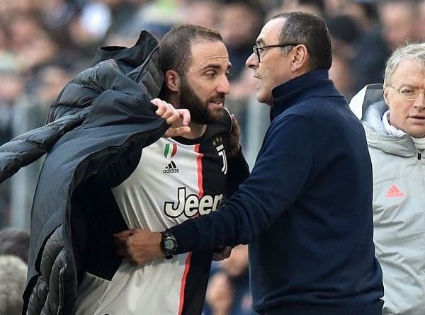 Sarri Klaim Dirinya Selalu Bertengkar dengan Higuain