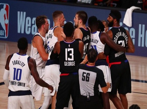 Porzingis Diusir, CMavericks Takluk dari Clippers