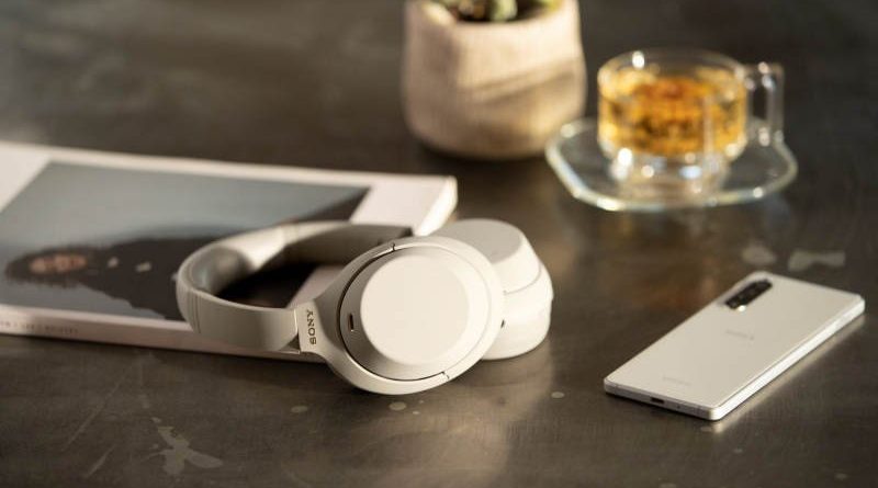 Sony WH-1000XM4 Dengan Teknologi Noise Cancellation