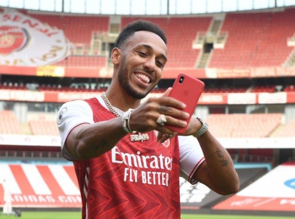 Aubameyang Beberkan Dua Alasan yang Buat Dia Bertahan di Arsenal