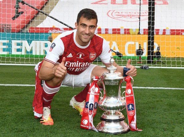 Napoli Tidak Ingin Keluarkan Uang untuk Rekrut Sokratis dari Arsenal