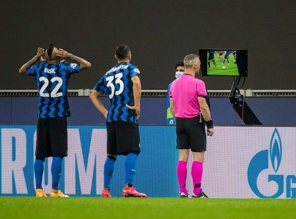 Cambiasso Semprot Arturo Vidal Karena Bikin Blunder Fatal