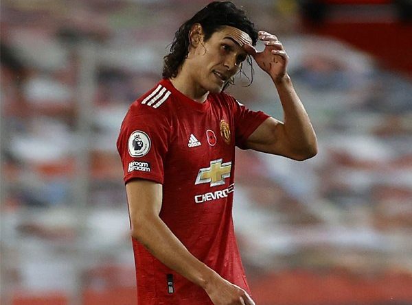 Edinson Cavani Panen Kritikan, Solskjaer Pasang Badan