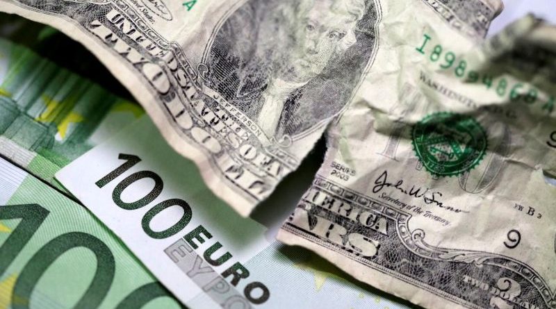 Dolar Bergerak Lebih Rendah