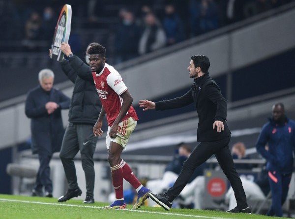 Arteta Tidak Menyesal Mainkan Thomas Partey Lawan Tottenham