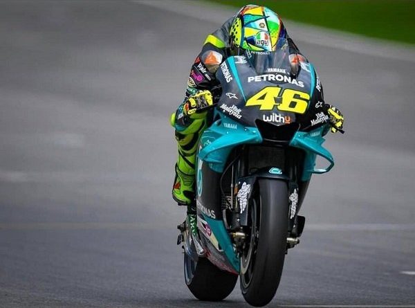 Petronas Yamaha Tak Akan Beri Perlakuan Spesial Kepada Valentino Rossi