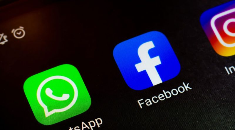 Platform WA dan FB Terapkan Pelindungan Data Pribadi