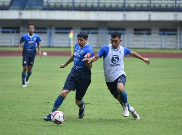 Persib Mainkan Game Internal Untuk Bangkitkan Gairah Bermain