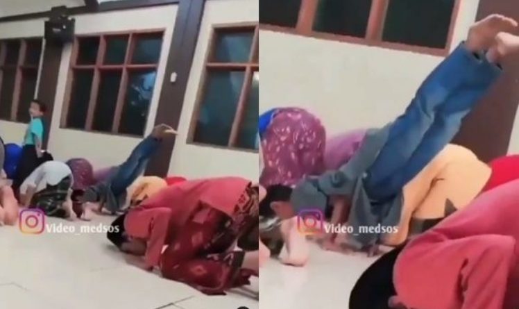 Bocil Sujud Sambil Freestyle