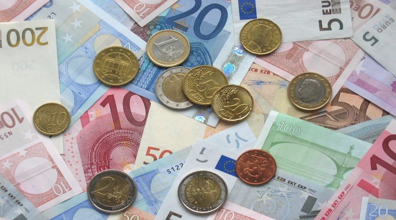 Euro Tergelincir Karena ECB