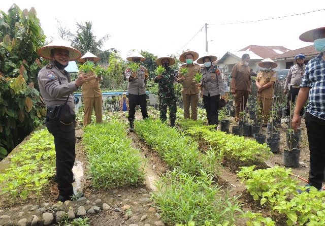 Polsek Patumbak Resmikan Kampung Tangguh