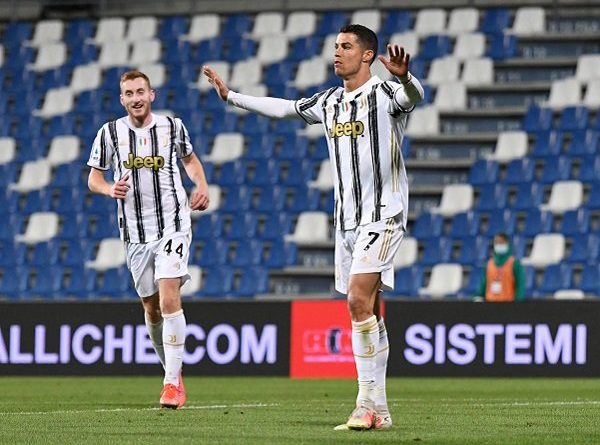 Cristiano Ronaldo Bikin Sejarah Usai Cetak Gol ke-100 untuk Juventus