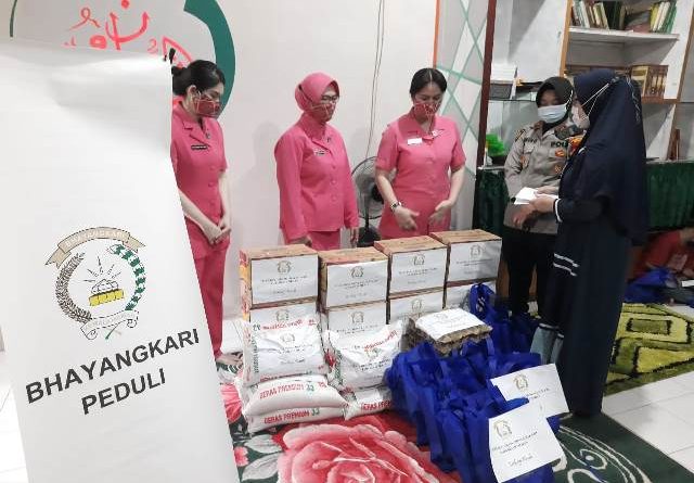 Bhayangkari Cabang Polrestabes Medan Anjangsana ke Panti Asuhan Takaful