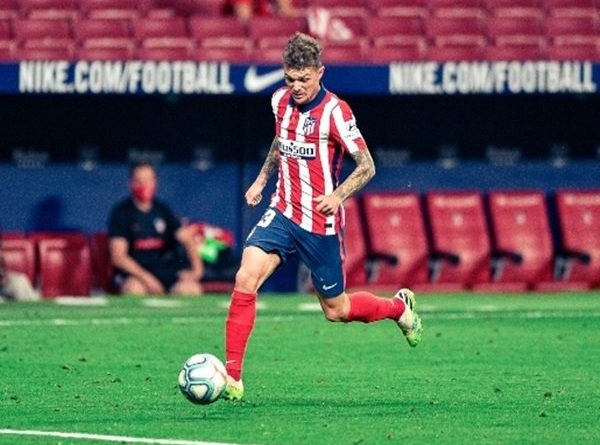 Everton Tampil Sebagai Pesaing Man United Perebutkan Trippier