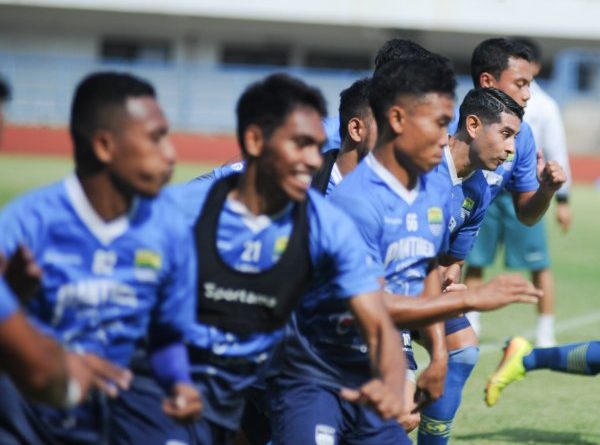 Persib Akan Gelar Uji Coba, Robert Punya Target Khusus Soal Stamina