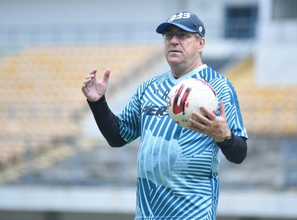 Persib Akan Langsung Lawan Arema?, Robert: Itu Masih Spekulasi