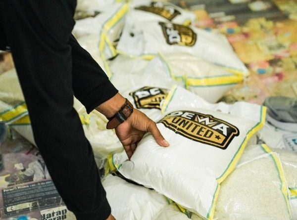 Dewa United Salurkan Bantuan Sosial di Masa Pandemi