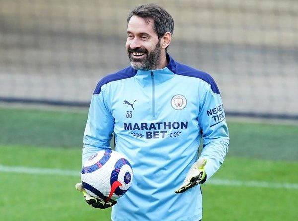 Ini Alasan Manchester City Pertahankan Scott Carson