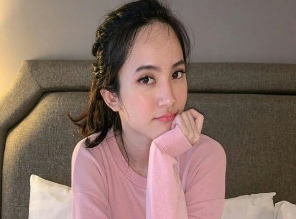 Duh!  Vivi RRQ Mika Memilih Pensiun Karena Faktor Kesehatan?