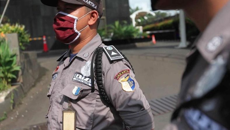 Perubahan Warna Seragam Satpam