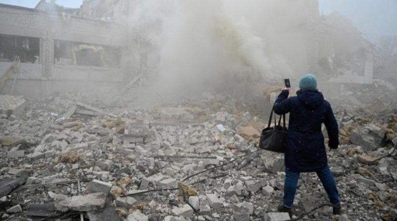 Kini Rusia Resmi Blokir Facebook dan Twitter